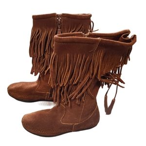 Minnetonka Fringe Moccasin Boots Size 5